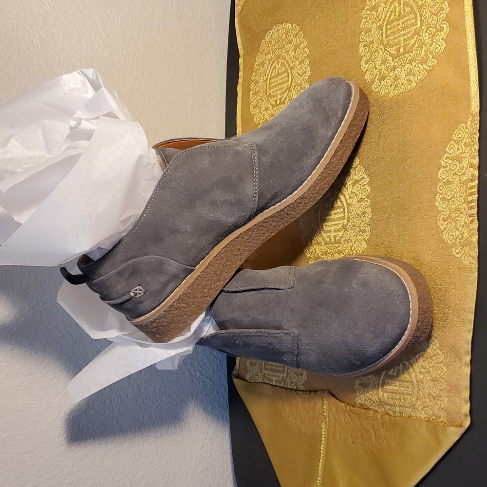 ❣️NWOB GRAY BOOTIES - Picture 2 of 15